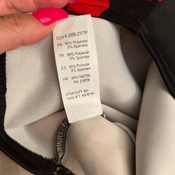 Revamped black floral crop top size S - Picture 3 of 4